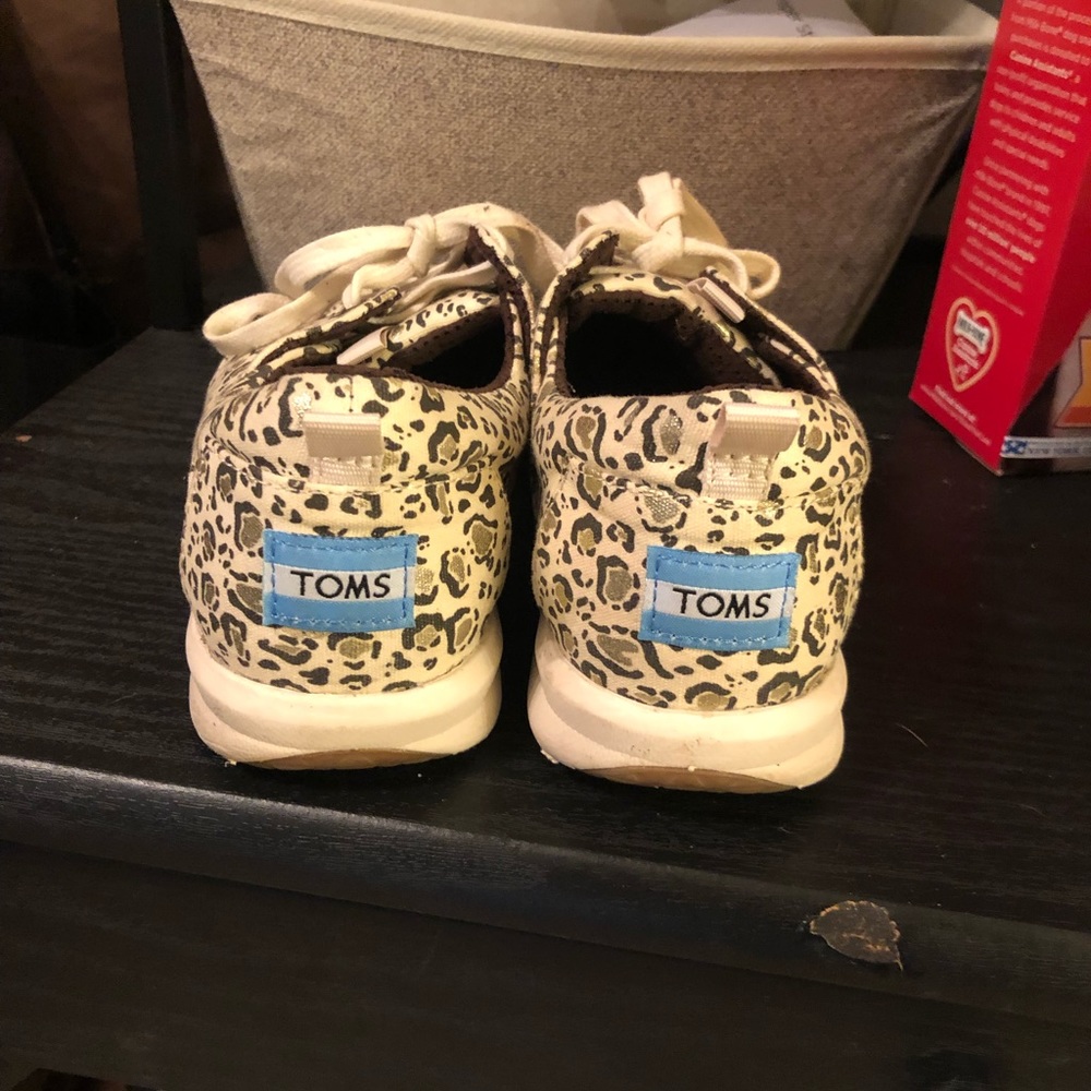 Tom sneakers